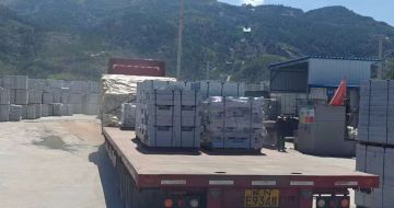 青岛 芝麻白仿形路沿石，直形路沿石