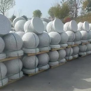 青岛 白麻花岗岩石材圆球，石球，挡车球，隔离球，景观石球，风水球等