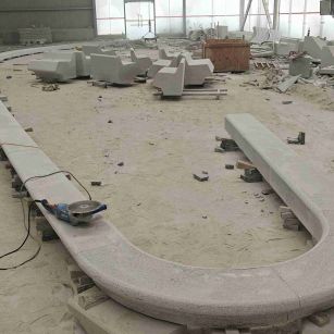 青岛 芝麻白花岗岩弧形花坛石，坐凳石