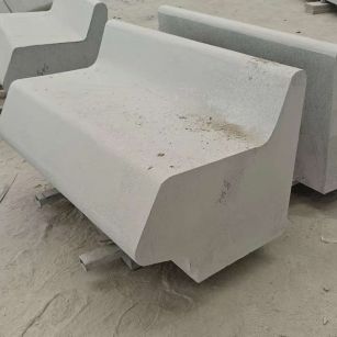 青岛 芝麻白花岗岩异形坐凳，石凳