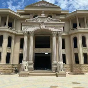 青岛 黄金麻别墅外墙干挂，大柱，大象，蘑菇石，雕花板