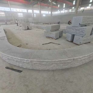 青岛 芝麻白异形坐凳，自然面光面弧形加工