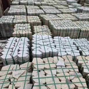 青岛 黄金麻白麻花岗岩荔枝面地铺石(冰裂纹)