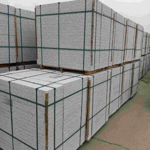 青岛 白麻花岗岩石材荔枝面地铺石（300*600*50）