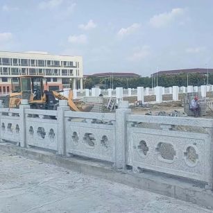 青岛 白麻花岗岩荔枝面河道栏杆