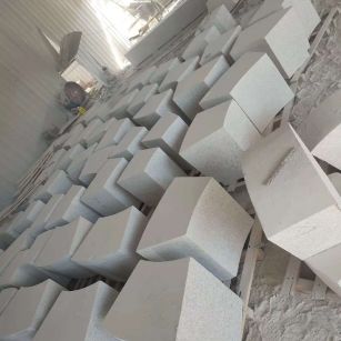 青岛 白麻花岗岩异形坐凳