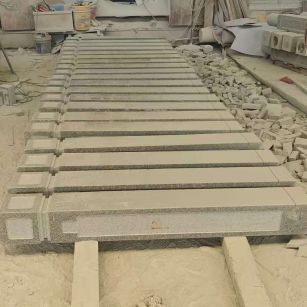 青岛 芝麻白异形加工雕刻-栏杆大柱，方柱