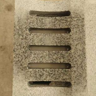 青岛 芝麻白拉丝面花岗岩U型开槽排水槽