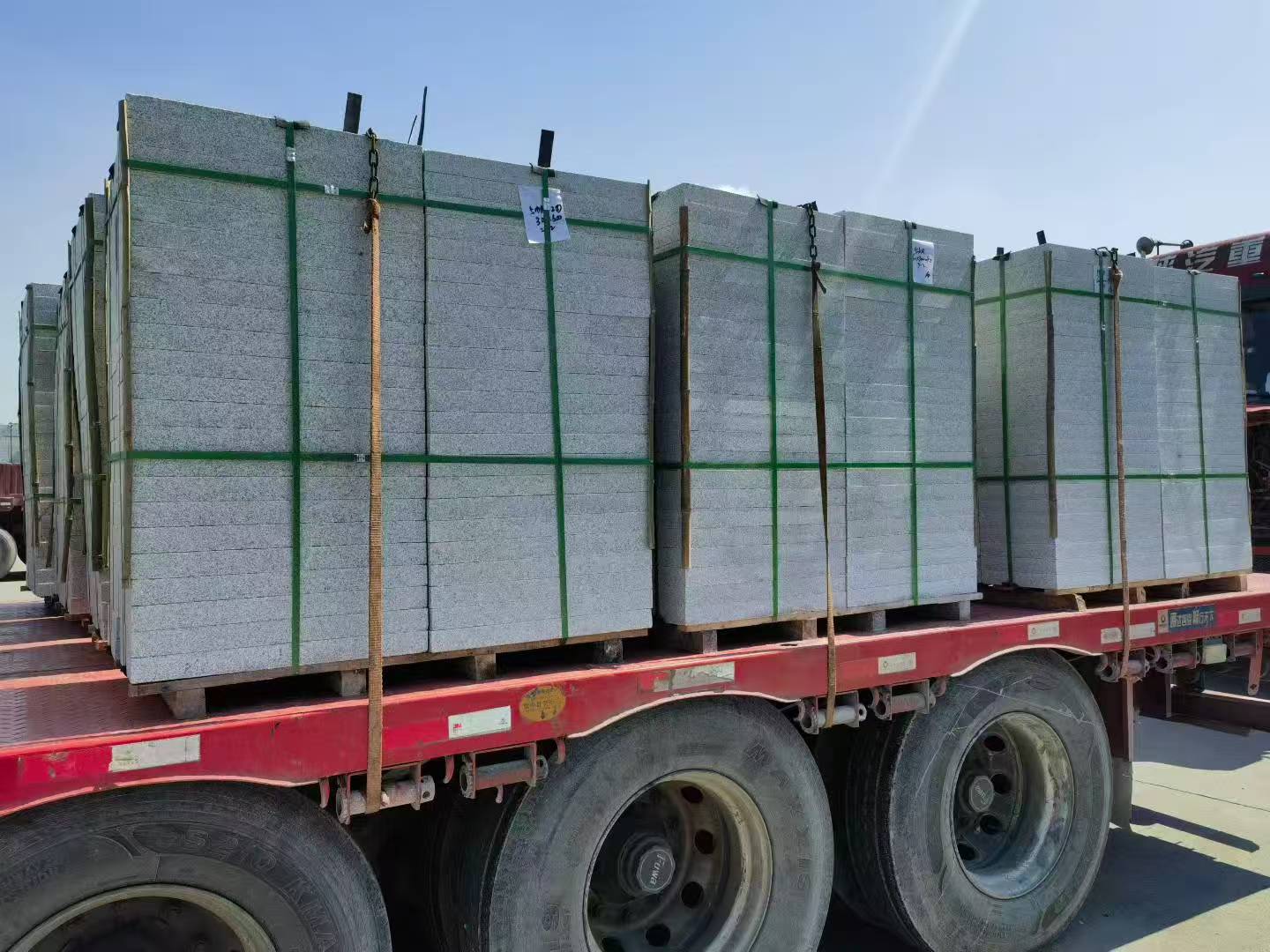 青岛芝麻白花岗岩出货日常地铺石