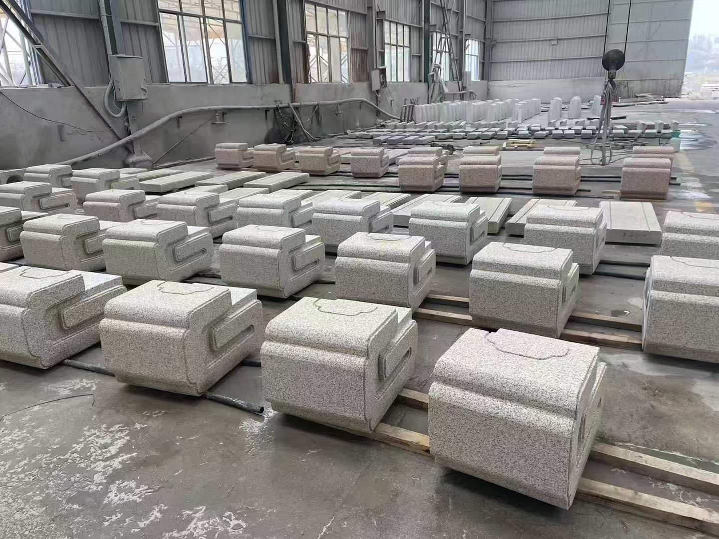 青岛 白麻花岗岩异形加工-石凳，坐凳