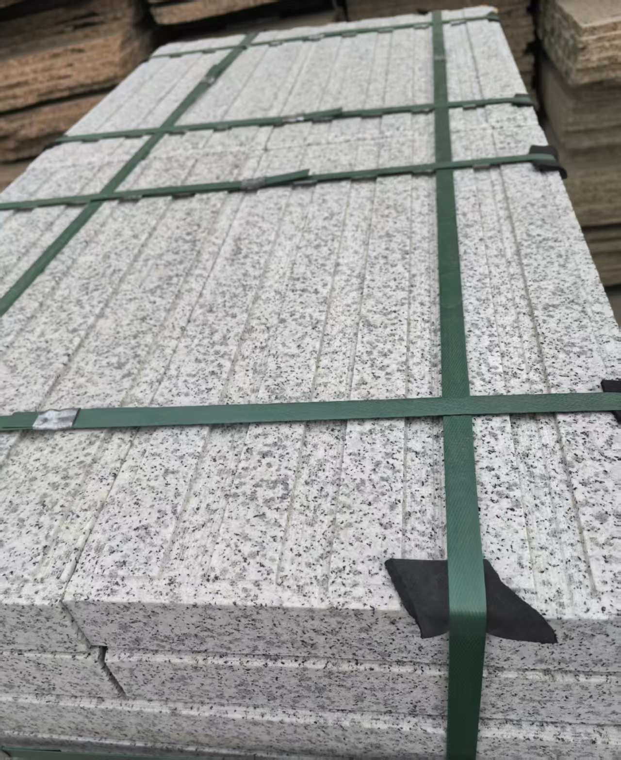 青岛 白麻花岗岩直行盲道石，盲条，地铺石