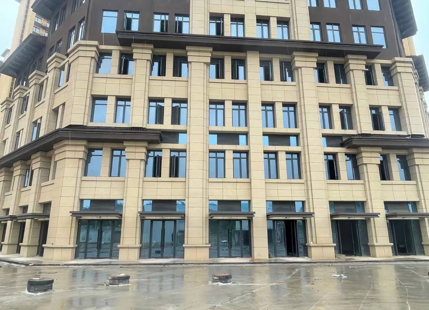 青岛 黄金麻花岗岩荔枝面小区外墙干挂