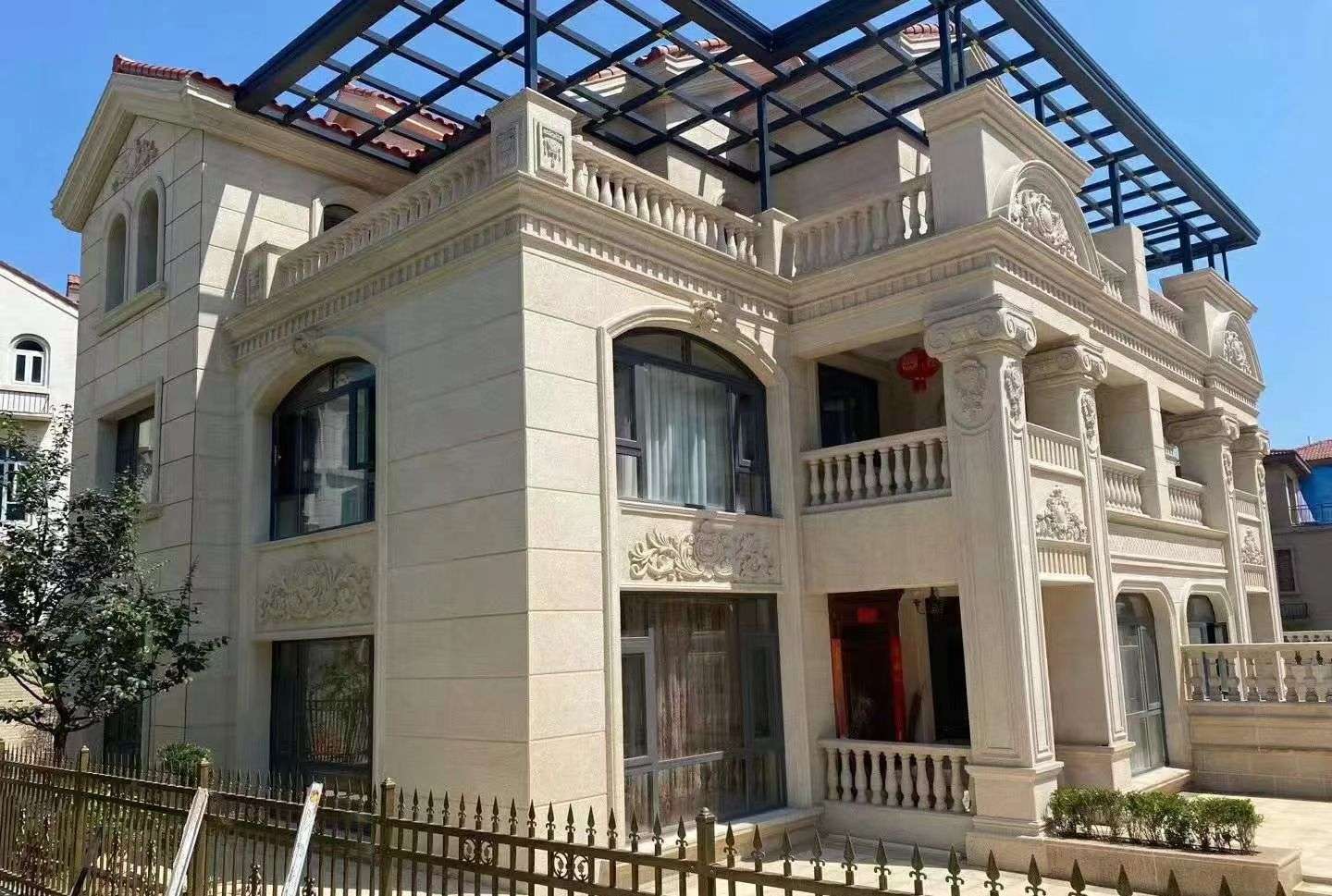 青岛 黄金麻花岗岩荔枝面别墅外墙干挂