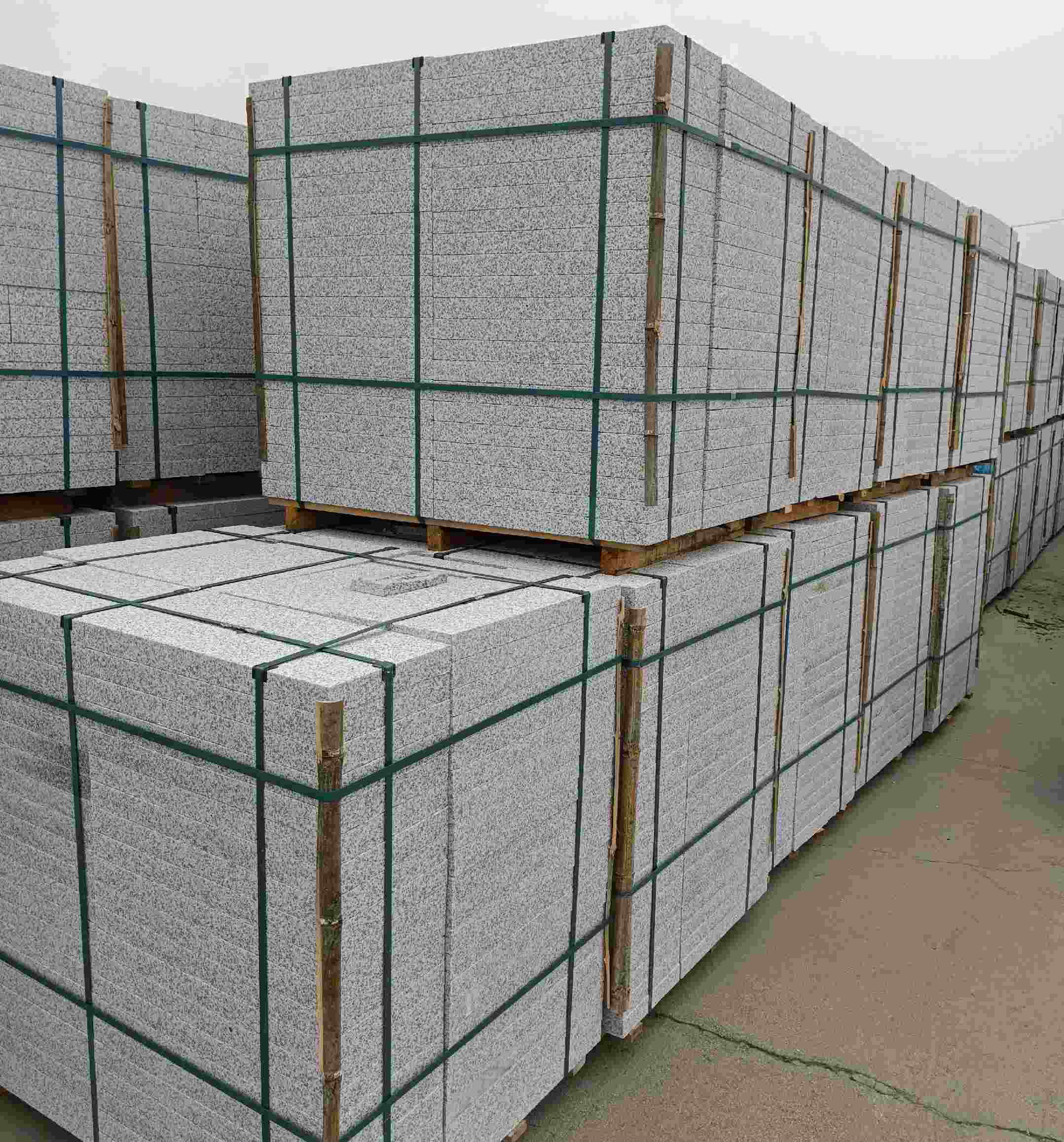 青岛 白麻花岗岩石材荔枝面地铺石（300*600*50）