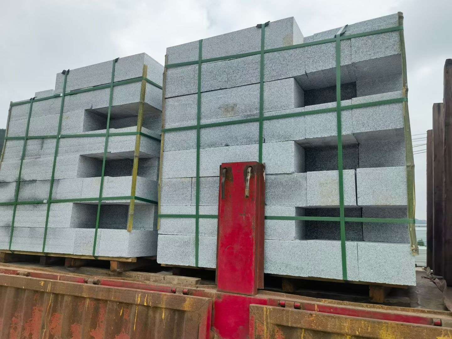 青岛 芝麻白花岗岩路沿石，平石，路侧石，马路牙子，路缘石，立缘石，平缘石等