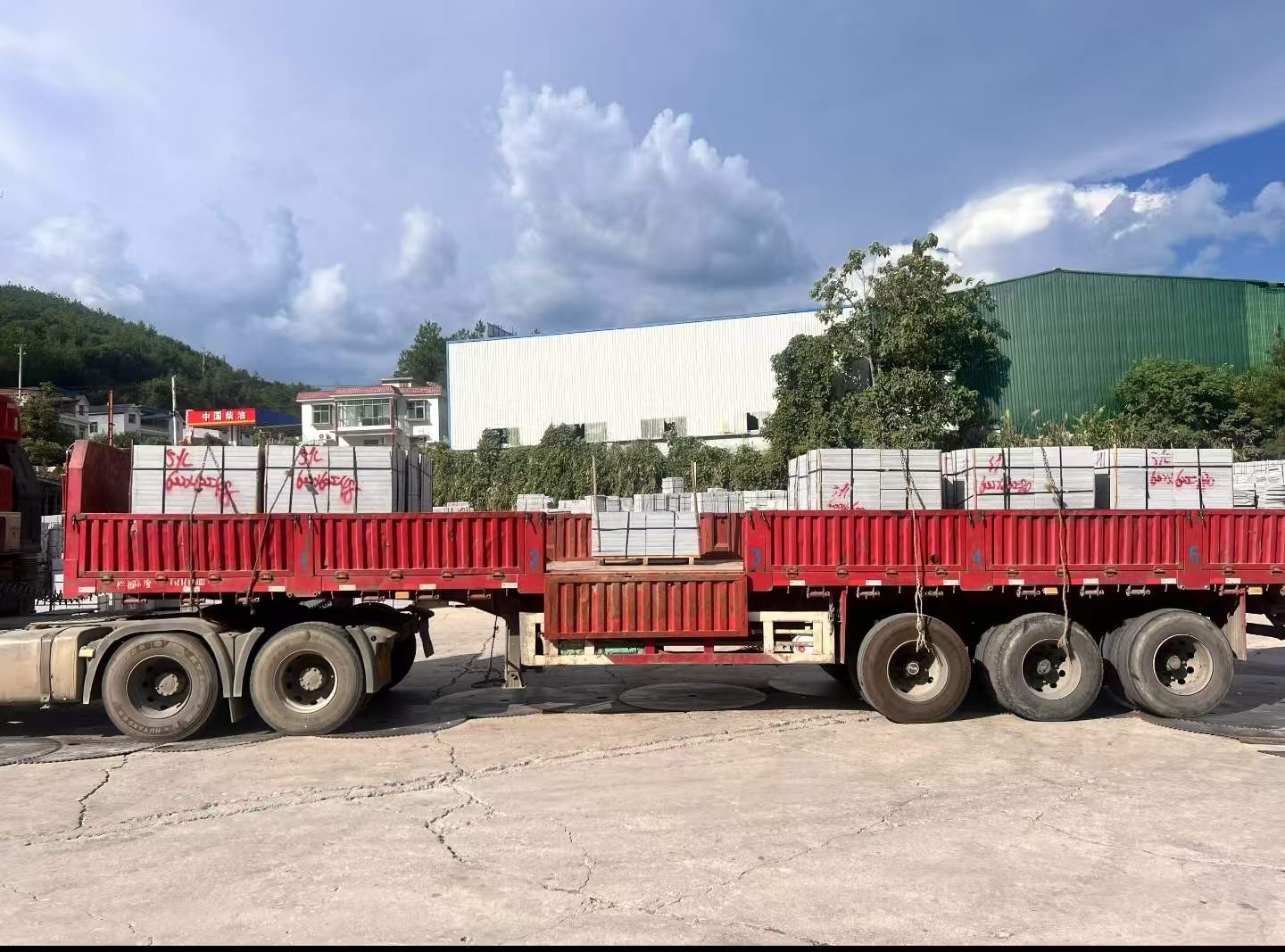 青岛 芝麻灰花岗岩地铺石出货日常