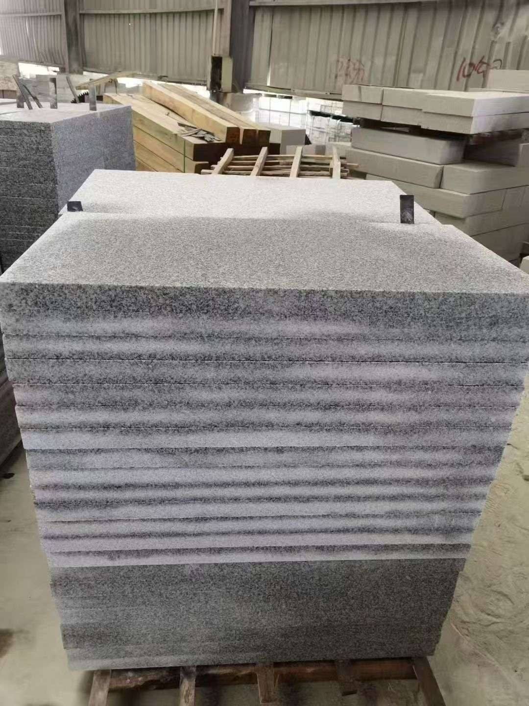 青岛 芝麻白5公分火烧地铺成品，900*400，规格可定制