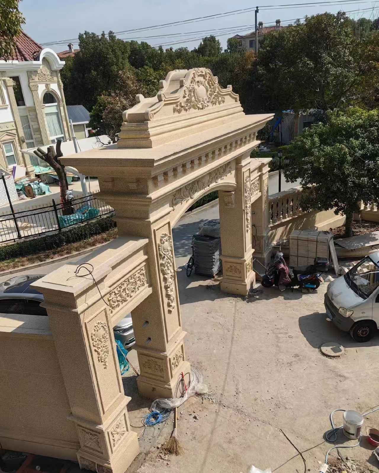 青岛 黄金麻荔枝面花岗岩别墅门楼