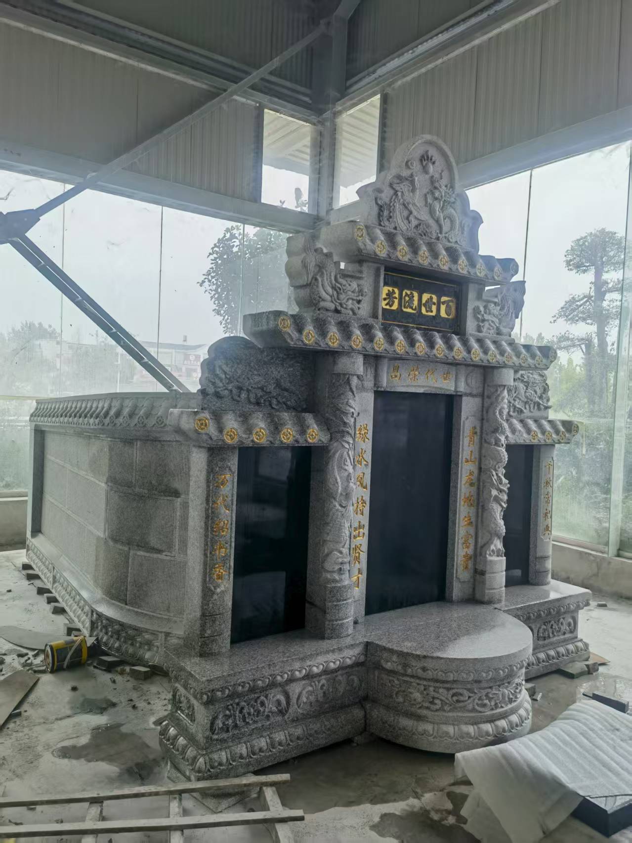 青岛 芝麻白墓碑效果展示图